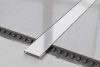 LAMBRO - C Profil - Szálcsiszolt Ezüst - 40mm széles rozsdamentes acél dekorcsík profil